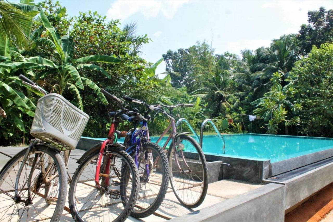 Abundia Unawatuna Luaran gambar